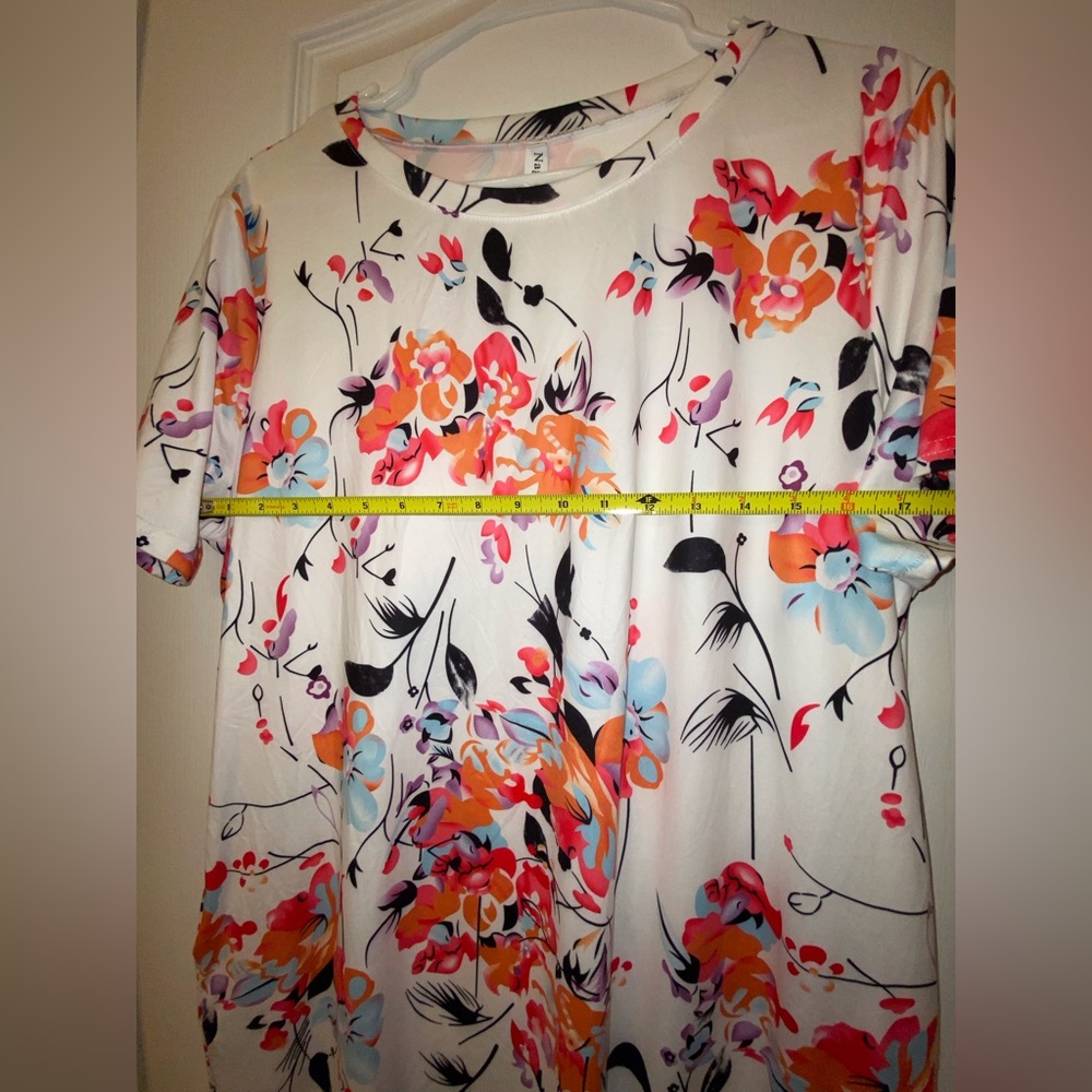 Floral Maxi Dress in White and Pink - Picture 5 of 16